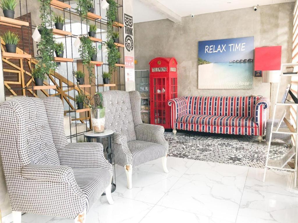 Collection O 31 The Batik Bed And Coffee Bandung Hotel Exterior foto